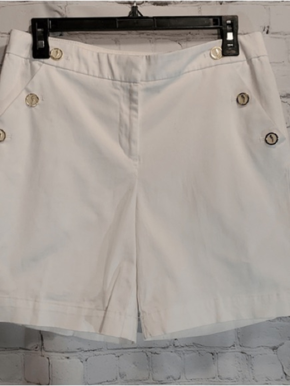 Women's Pappagallo sz 6 White High-Rise Button Accent Bermuda Shorts 34” waist